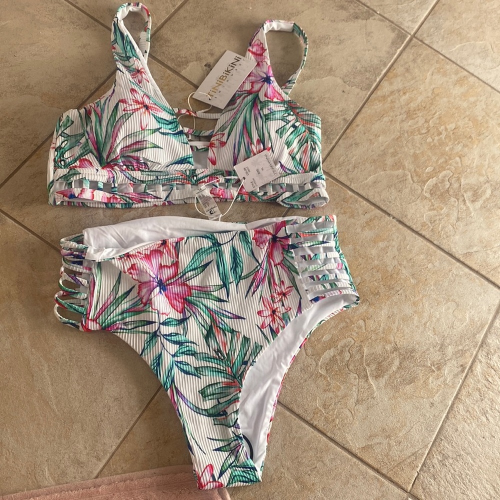 Pink/green/white super soft Cheeky mid rise bikini set juniors XL NEW